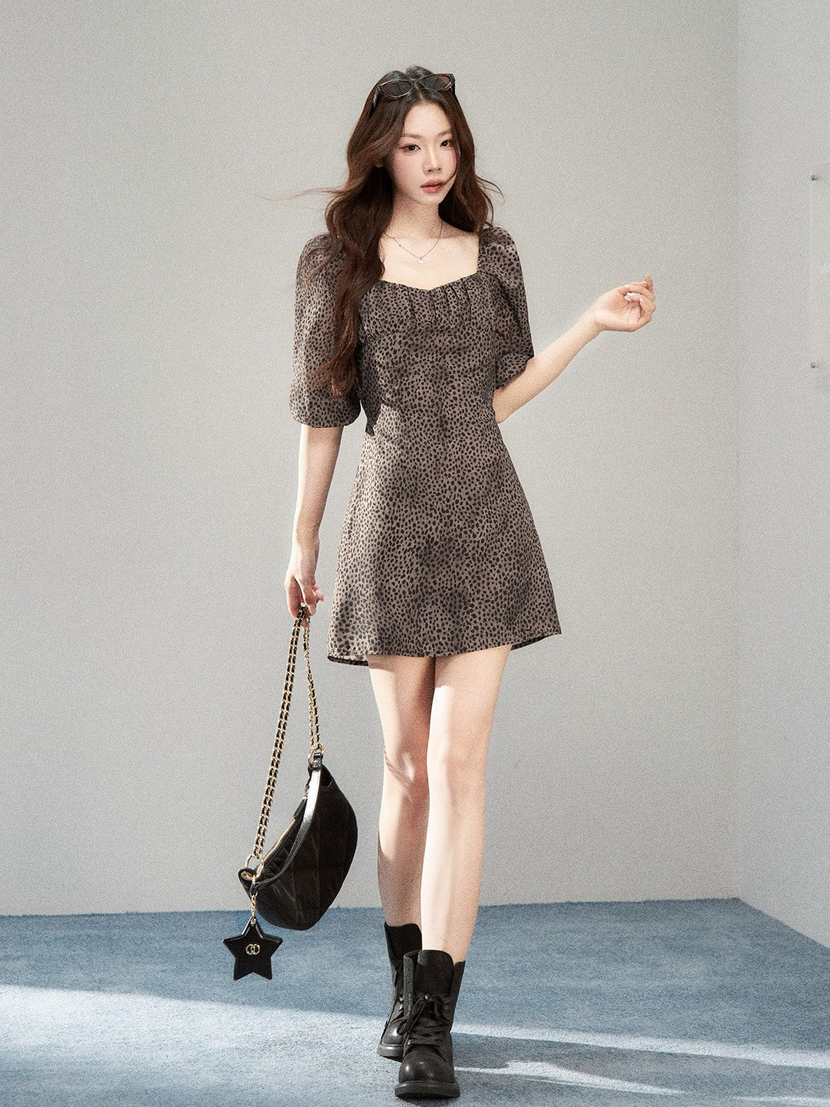 HERCHIC Đầm Ngắn Cổ Điển Họa Tiết Báo Tay Bồng Màu Nâu Mùa Hè