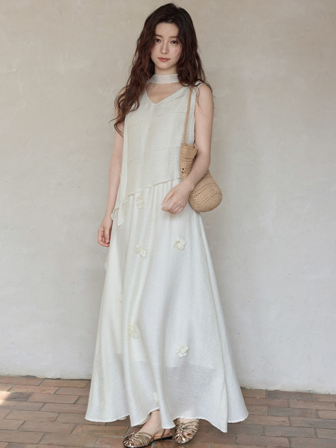 HERCHIC Đầm Maxi Sát Nách Đính Hoa Nổi Màu Hạnh Nhân Đi Biển Đi Chơi